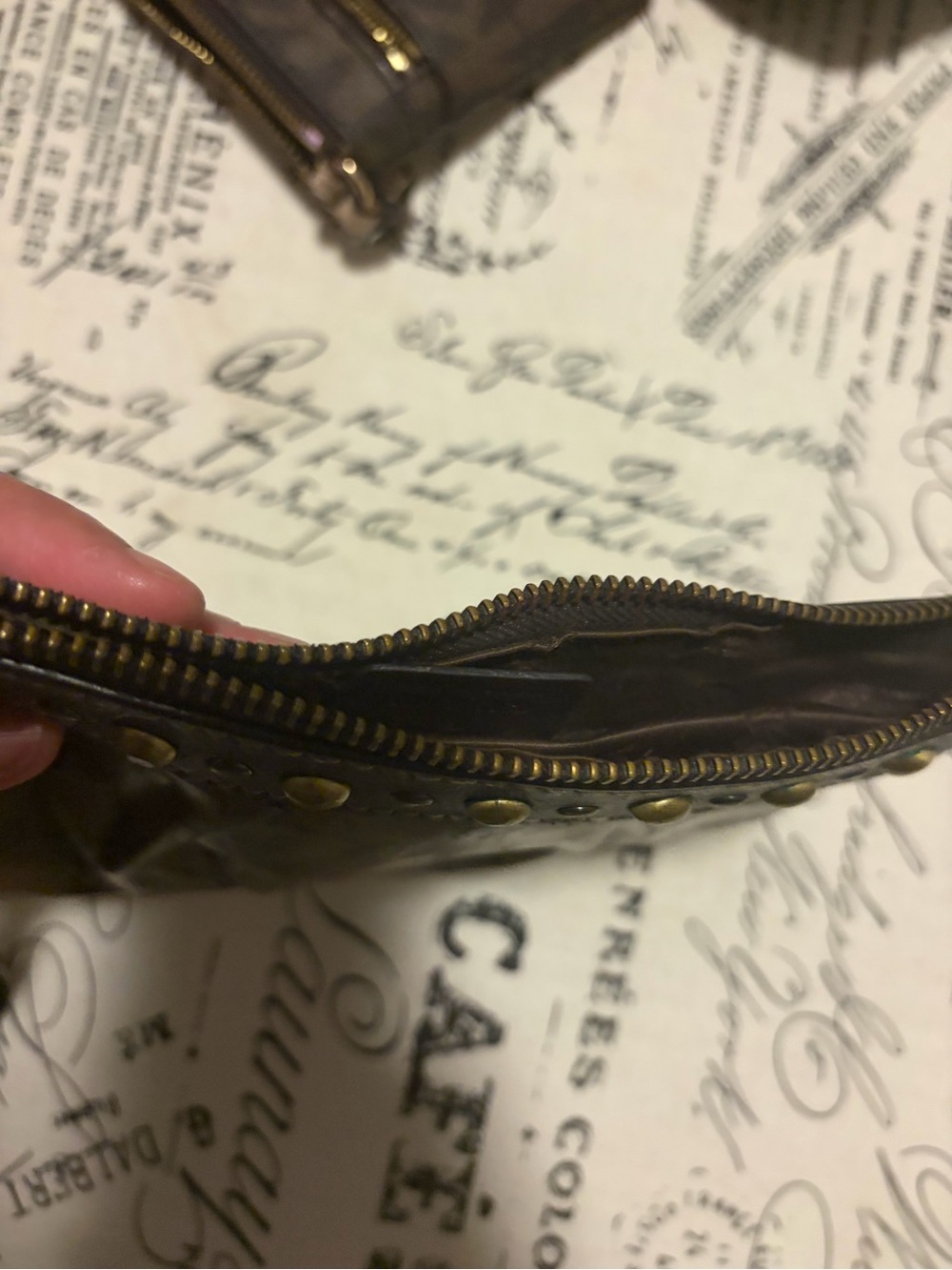 Gucci Brown Designer Monogram Wristlet Clutch - Picture 7 of 11